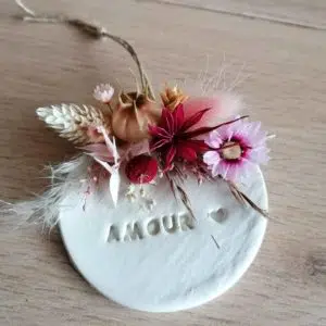 medaillon-fleurs-sechees-amour
